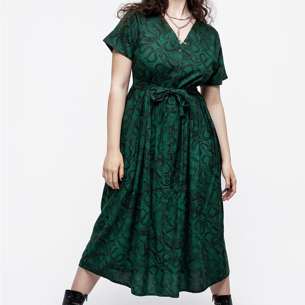 Disturbia Ophidia Snake Print Button Up Green
Midi Dress